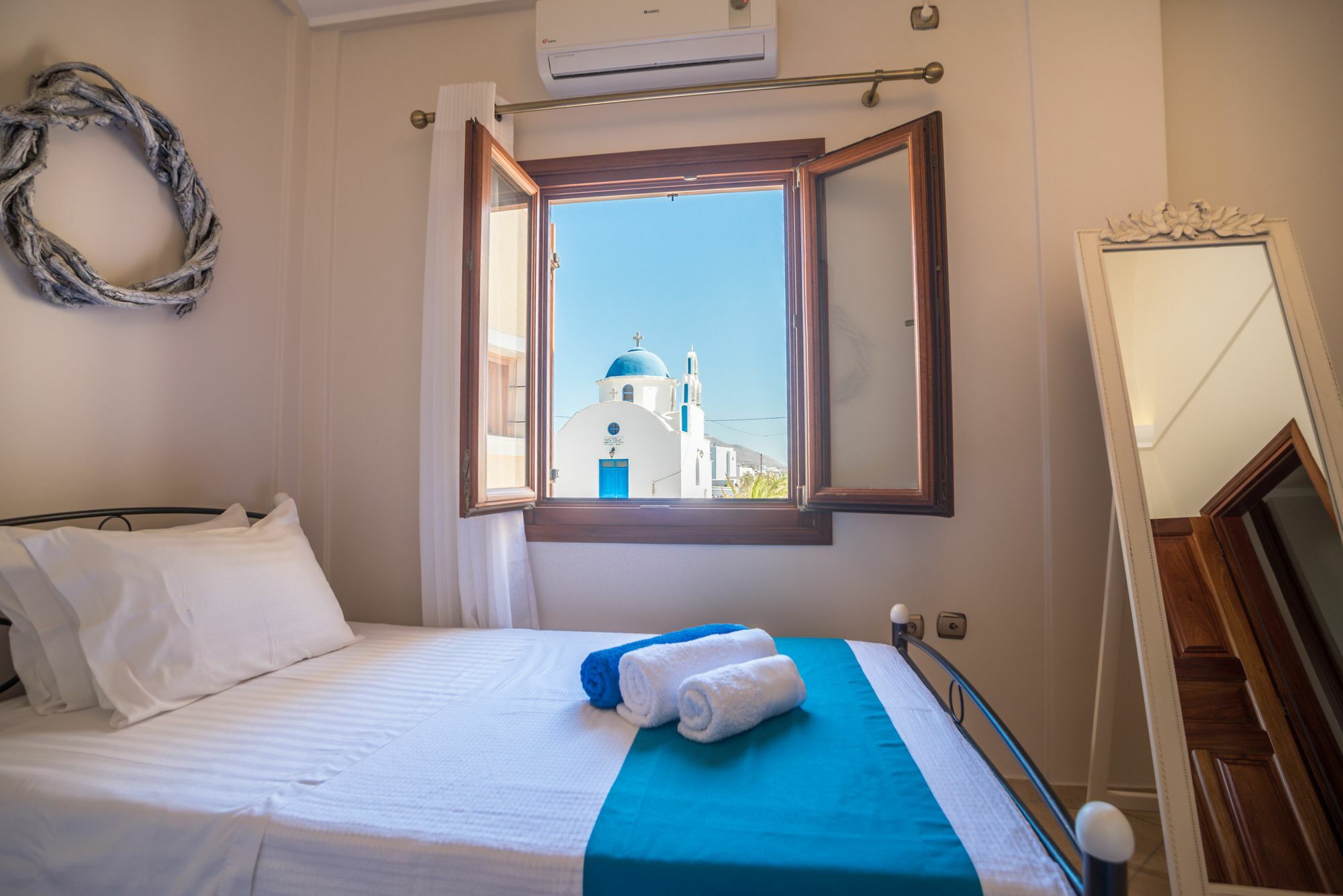 Vineyard Exclusive Suites Akrotiri  Exterior photo